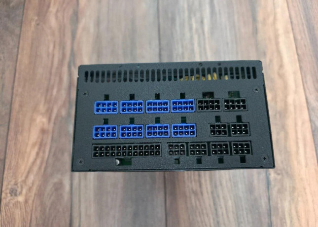 silverstone-strider-platinum-st1200-pt-1200w-big-3