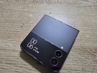 samsung-flip-4-plnefunckny-v-super-stave-ma-len-jemne-znamky