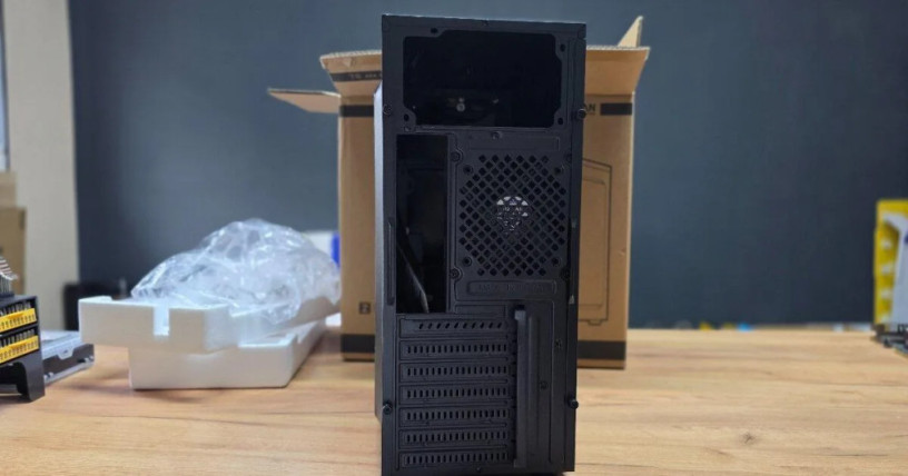 pc-skrinka-zalman-t8-big-4