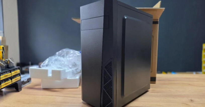 pc-skrinka-zalman-t8-big-3