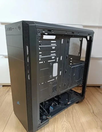 pc-case-bedna-evolveo-t3-cierna-big-1