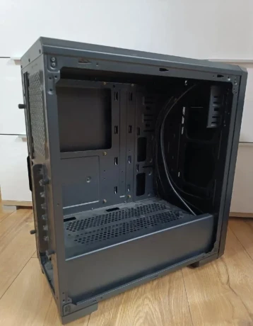 pc-case-bedna-evolveo-t3-cierna-big-3