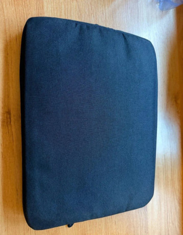 tomtoc-cierne-puzdro-na-notebook-big-1