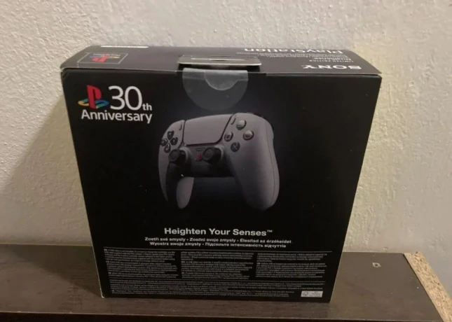 predam-joystick-30th-anniversary-dualsense-na-ps-5-novy-big-1