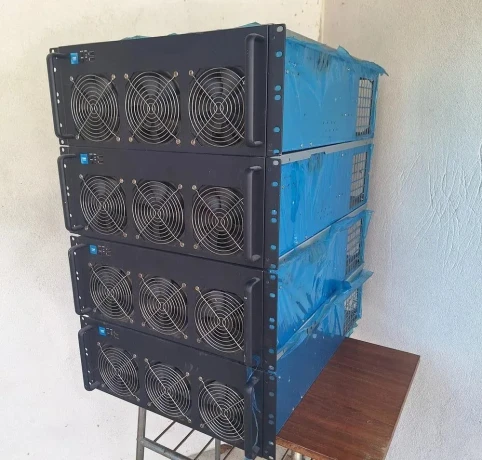 4ks-serverova-atx-skrina-gpu-mining-big-1