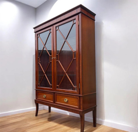 prekrasna-mahagonova-vitrina-top-stav-v169xs110xh40-big-1