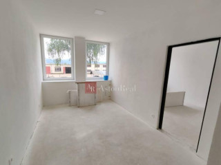 byt-3kk-5874m2-vyvysene-prizemie-parkovacie-miesto-cho