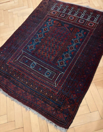 starozitny-rucne-viazany-koberec-balutch-150x107cm-big-1