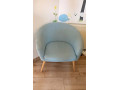 ikea-kreslo-svetlomodre-drevene-nohy-small-1