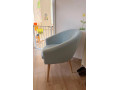 ikea-kreslo-svetlomodre-drevene-nohy-small-0