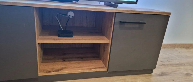 darujem-skrinku-na-tv-big-0