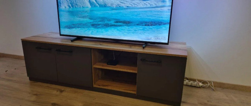 darujem-skrinku-na-tv-big-2