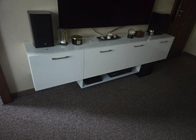 predam-stolik-pod-tv-big-0