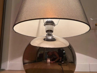 krasna-stolova-lampa-na-predaj