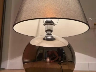 krasna-stolova-lampa-na-predaj