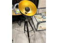 stojaca-lampa-tripod-cierna-so-zlatym-tienidlom-small-2