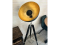 stojaca-lampa-tripod-cierna-so-zlatym-tienidlom-small-0