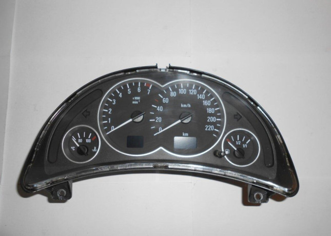 budiky-opel-corsa-c-benzinove-automat-big-0