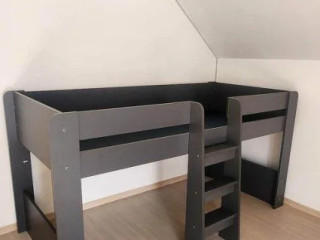 vyvysena-poschodova-postel-200x90cm