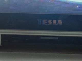 kupim-ovladac-dialkove-na-teslu