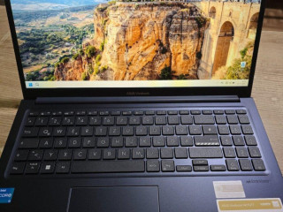 asus-vivobook-15-model-2024-s-8-gb-ram-intel-i3-procesorom-1