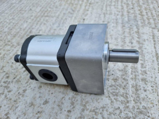 hydraulicke-cerpadlo-s-domcom