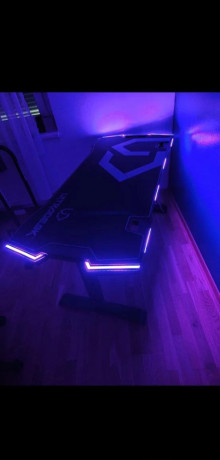 herny-stol-ultradesk-force-s-rgb-osvetlenim-stav-ako-novy-big-3
