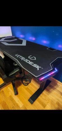 herny-stol-ultradesk-force-s-rgb-osvetlenim-stav-ako-novy-big-1