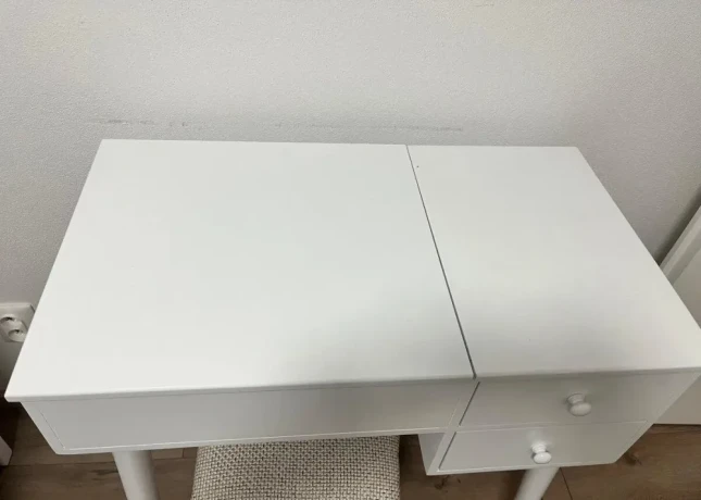 ikea-kozmetickymakeup-stolik-big-1