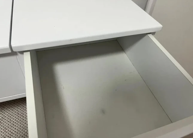 ikea-kozmetickymakeup-stolik-big-4