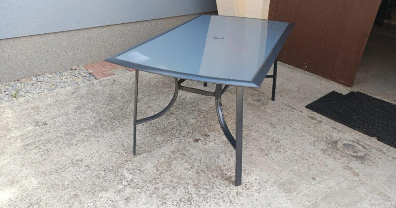 zahradny-stol-150x90x72-dsv-zo-sklom-ako-novy-big-1