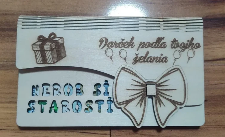 darcekova-drevena-obalka-na-peniaze-s-motivom-big-0