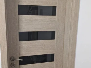 4-moderne-interierove-dvere-s-kovanim