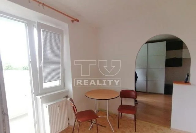 na-predaj-1-izbovy-byt-v-dubnici-nad-vahom-34-m2-big-2