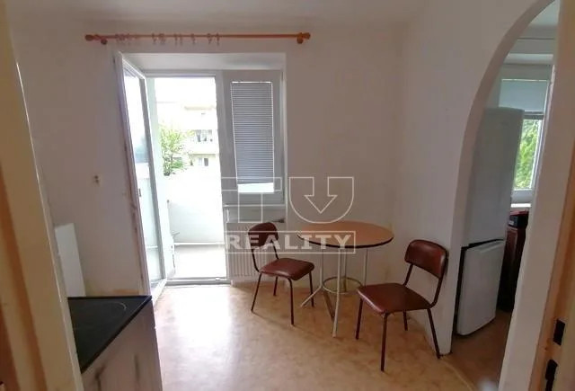 na-predaj-1-izbovy-byt-v-dubnici-nad-vahom-34-m2-big-4