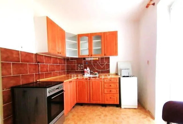 na-predaj-1-izbovy-byt-v-dubnici-nad-vahom-34-m2-big-1