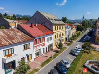 predaj-mestianskeho-domu-s-obchodnym-priestorom-a-bytom-ban