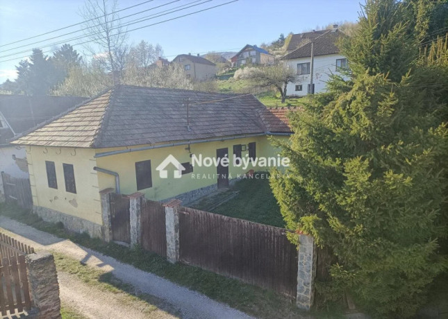 dom-v-helcmanovciach-pri-potociku-big-0