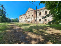 kastiel-plny-historie-a-krasy-baroka-v-prostredi-lipovej-a-small-1