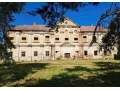 kastiel-plny-historie-a-krasy-baroka-v-prostredi-lipovej-a-small-2