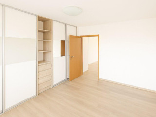 krasny-slnecny-byt-so-zahradou-v-rusovciach