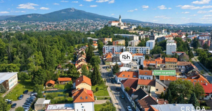 creda-predaj-zrekonstruovany-rodinny-dom-s-dvoma-bytovymi-big-1