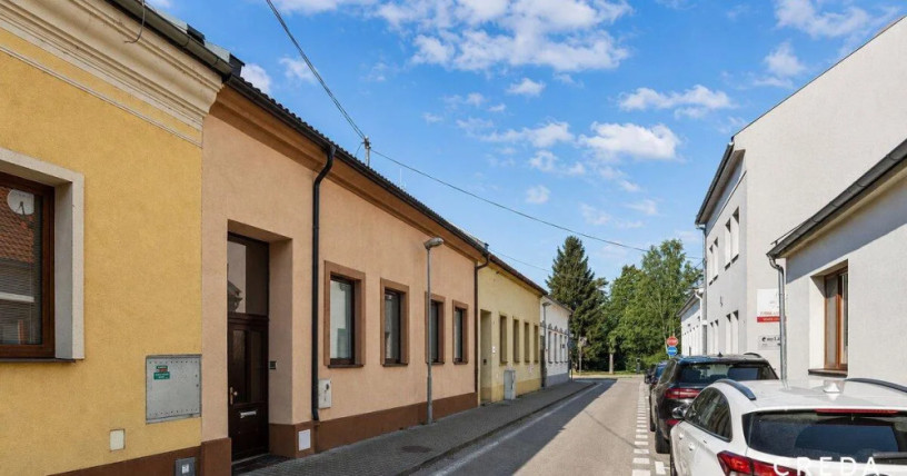 creda-predaj-zrekonstruovany-rodinny-dom-s-dvoma-bytovymi-big-3