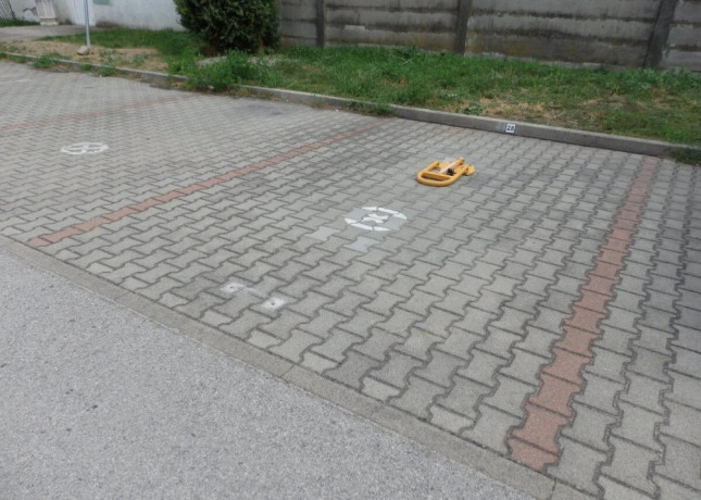 parkovacie-miesto-meander-sered-big-1