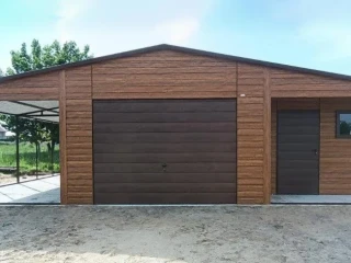 plechova-garaz-se-skladem-zboku-7-x-6m-pristresok-3-x-6m