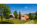 chalupa-s-vacsim-pozemkom-v-krasnom-prostredi-budinskych-l-small-0