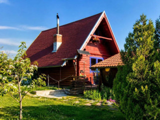 na-predaj-rekreacna-chatka-s-velkym-slnecnym-pozemkom-pri-ku