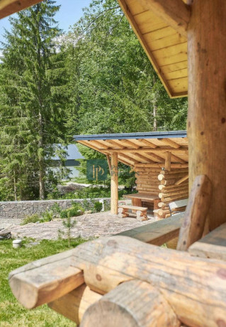 predaj-4-izbovy-zrub-pri-lese-75a-pozemok-nizke-tatry-ex-big-2