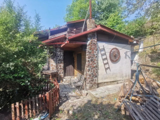 vinicny-vrch-svinica-zahrada-s-chatou-na-predaj