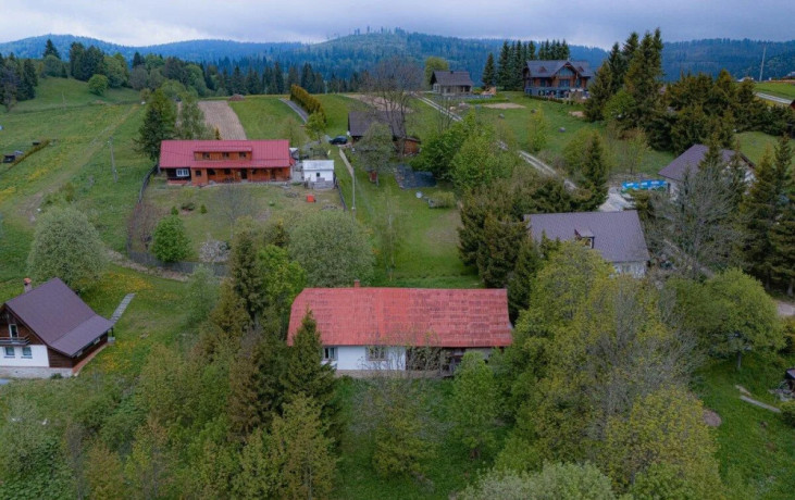 chalupa-v-nadhernom-prostredi-oravskej-lesnej-big-0